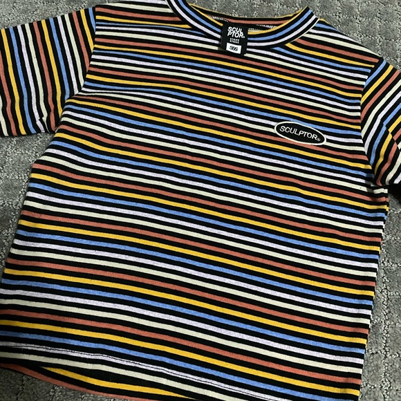 SCULPTOR Stripe Strike Tee - Picture 2 of 3
